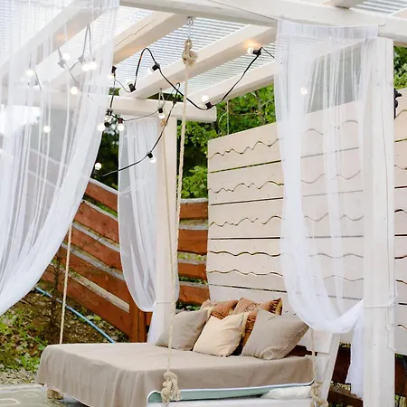 Apartment смарагдовий пагорб